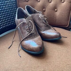 Franco Sarto Brown Oxford style pumps